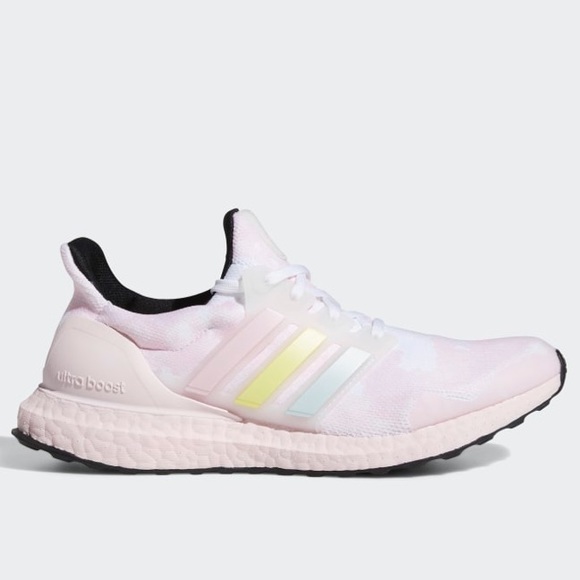 adidas UltraBOOST Pink Sky Tint RARE - Picture 2 of 8